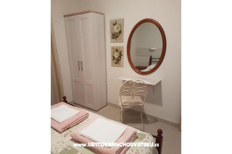 Apartamenty BY THE BEACH-Meri – foto 2