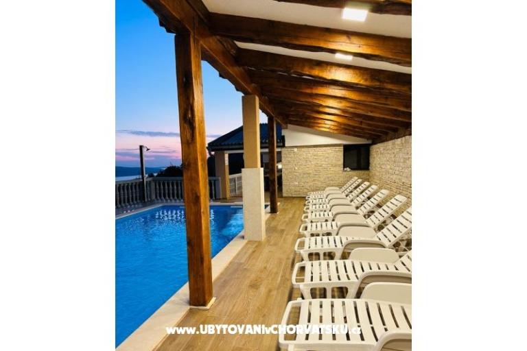 Villa Robert 2 z basenem Cesarica – foto 12