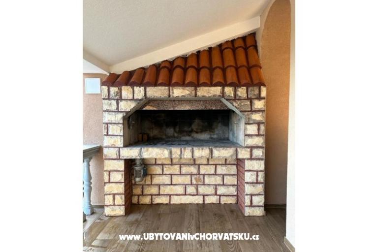 Villa Robert 2 z basenem Cesarica – foto 15