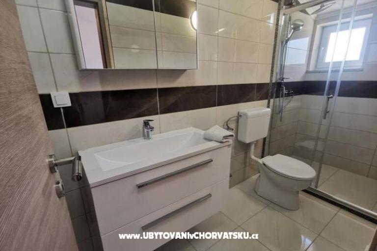 Villa Robert 2 z basenem Cesarica – foto 6