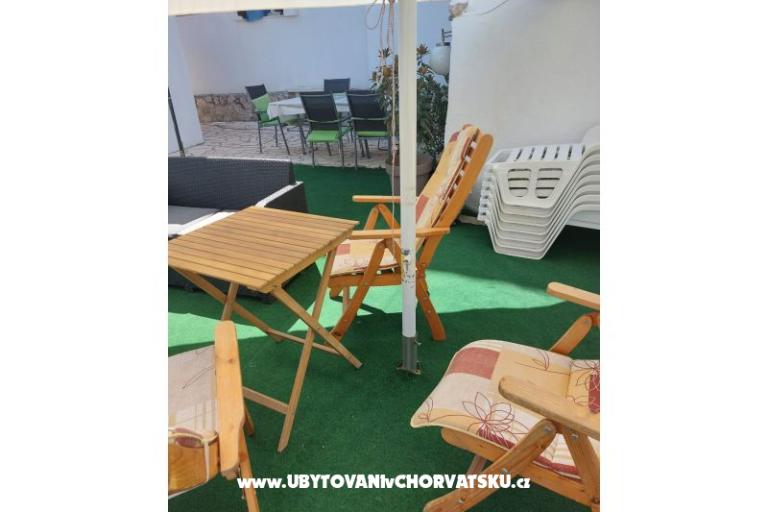 Apartamenty Dinko s grijanim bazenom – foto 15