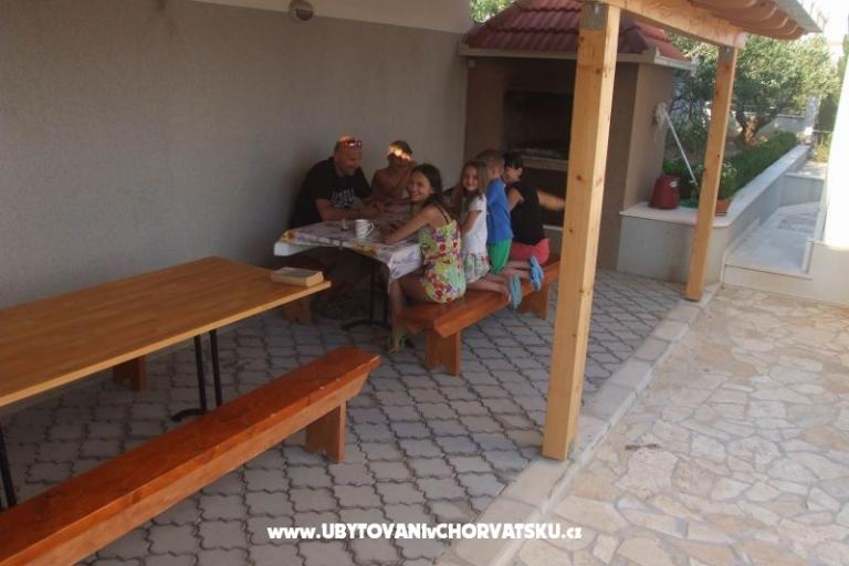 Apartamenty Villa MANDINA z basenem – foto 16