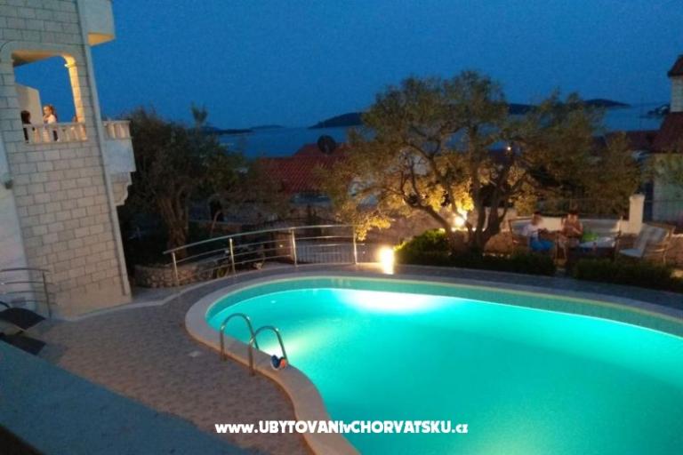 Apartamenty Villa MANDINA z basenem – foto 4