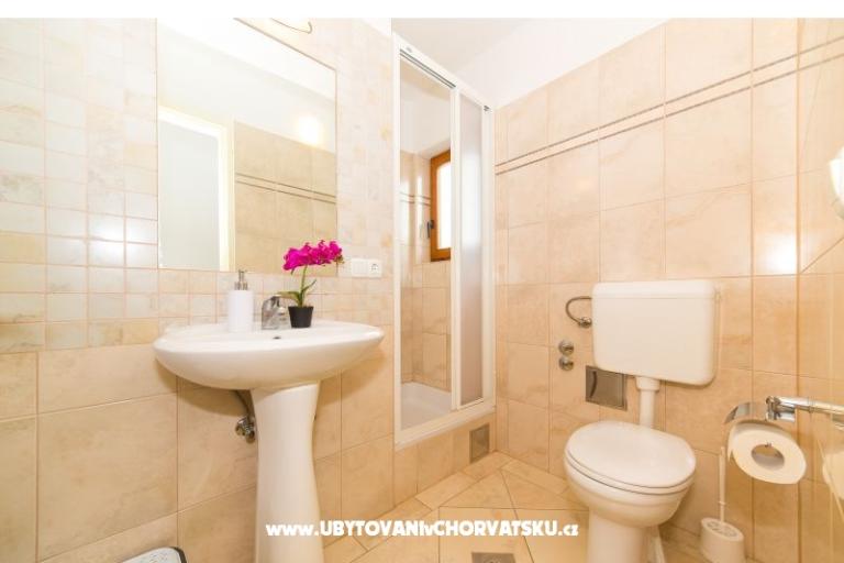 Apartamenty Vila Nena z basenem – foto 17
