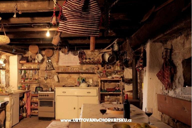 Kamienny dom – foto 13