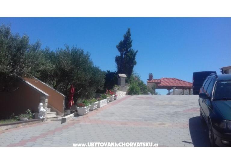 Apartamenty Ita s bazenom – foto 9