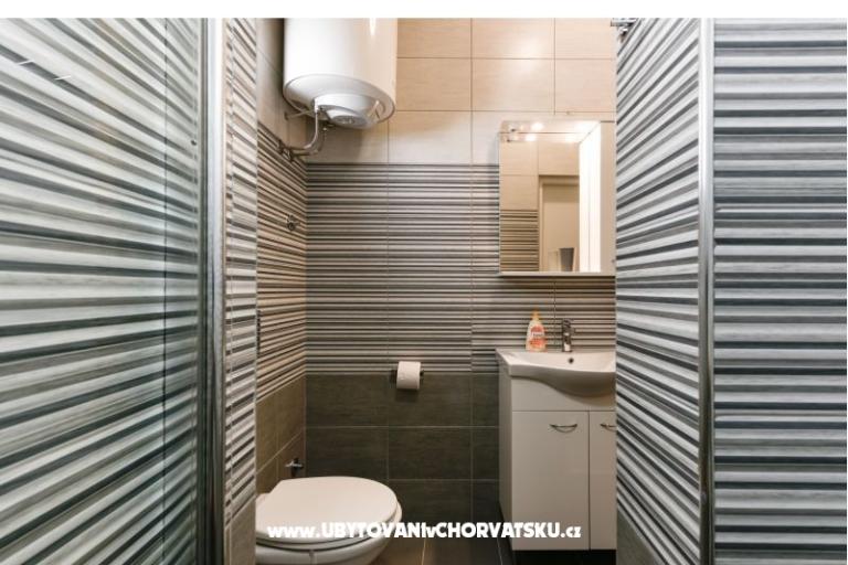 Apartament z basenem and jacuzzi – foto 11