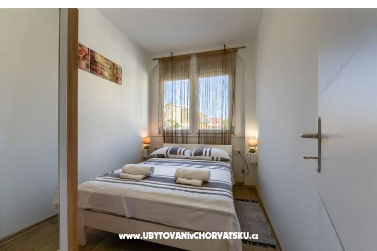 Apartament z basenem and jacuzzi – foto 14