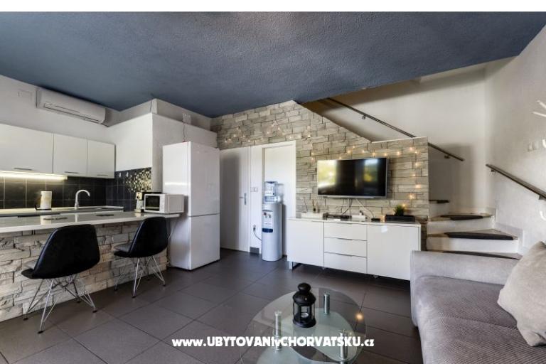 Apartament z basenem and jacuzzi – foto 16