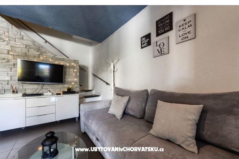 Apartament z basenem and jacuzzi – foto 31