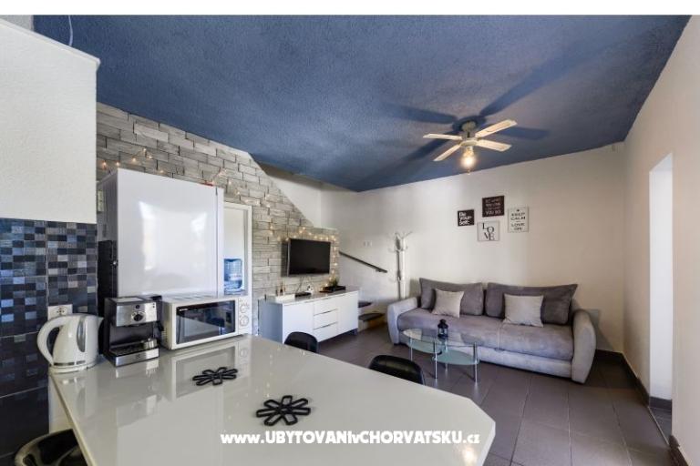 Apartament z basenem and jacuzzi – foto 6