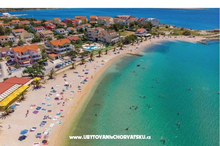 Apartament z basenem and jacuzzi – foto 9