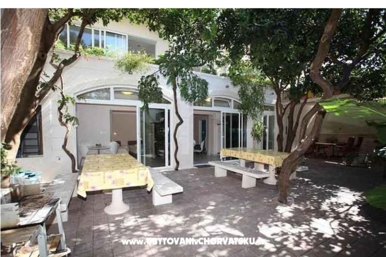 Apartamenty Lara – foto 2