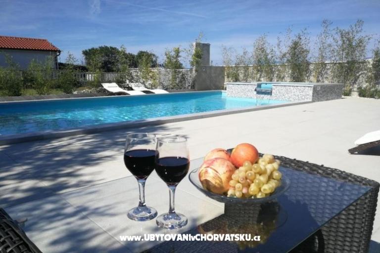 Family friendly Apt with a pool  – foto 6