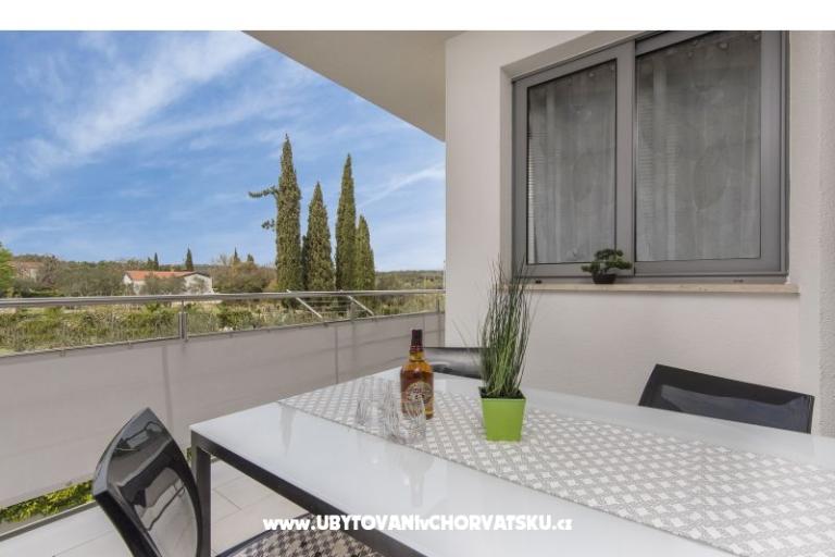Apartamenty Kimi with swimming pool  – foto 9