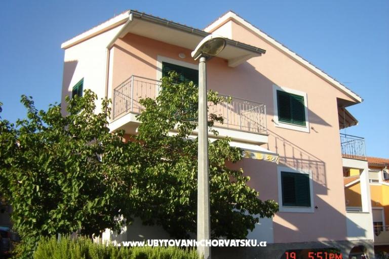 Apartamenty Males – foto 2