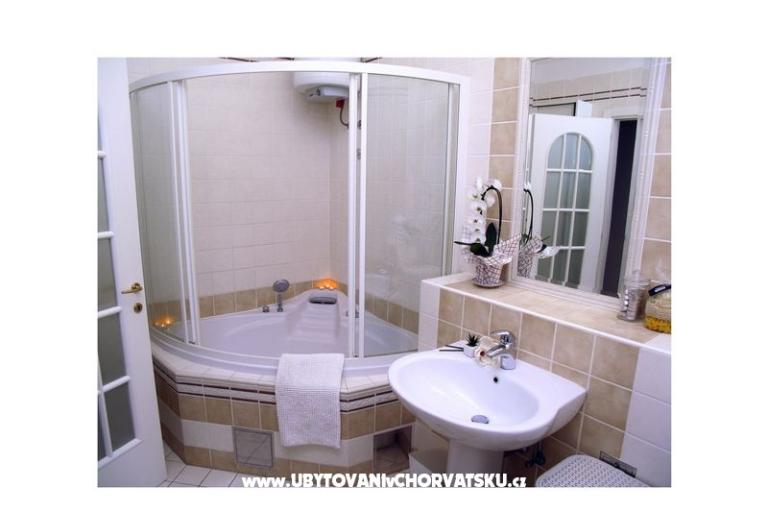 AdiOro Luxury Beachfront Apartament – foto 9