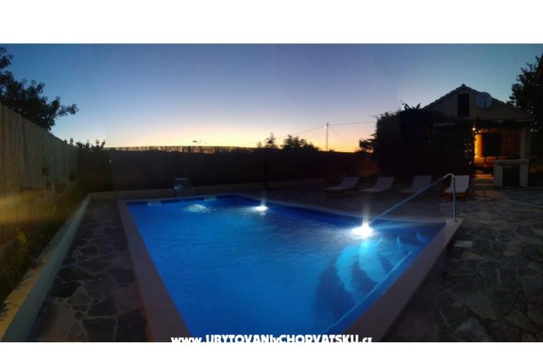 Countryside house z basenem – foto 14