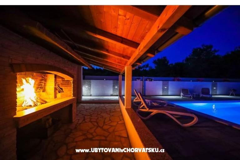 Apartament ANAI with private  pool – foto 15