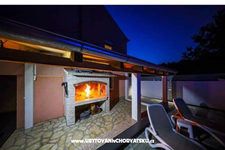 Apartament ANAI with private  pool – foto 16