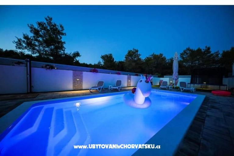 Apartament ANAI with private  pool – foto 9