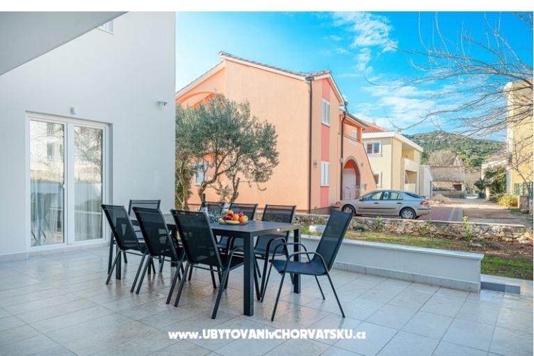 Beach Villa z basenem Tribunj – foto 16
