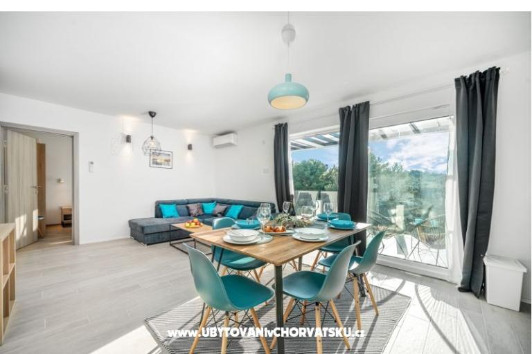 Beach Villa z basenem Tribunj – foto 3