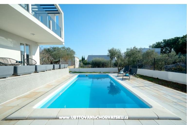 Beach Villa z basenem Tribunj – foto 7