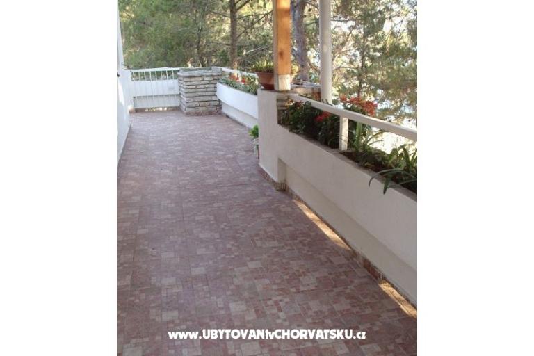 Robinzonski turizam Lavdara Dominis – foto 15